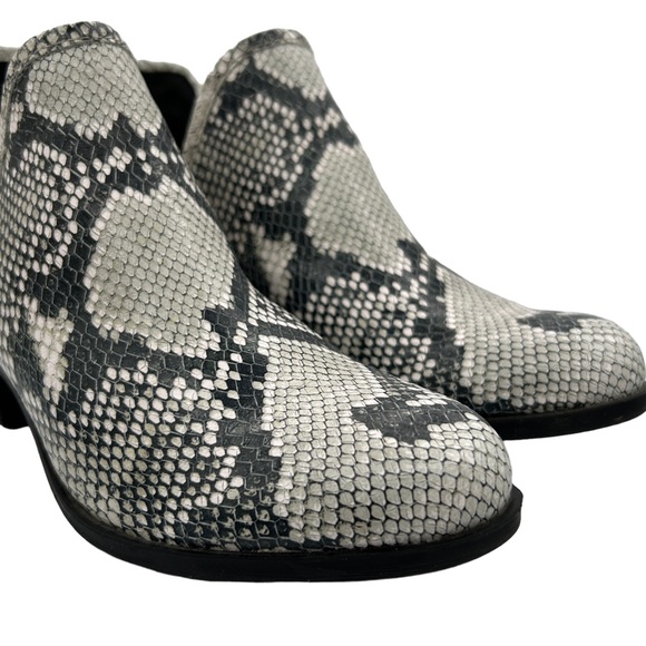 Lucky Brand Baley Snake Print Booties (6.5 M) - Picture 10 of 16